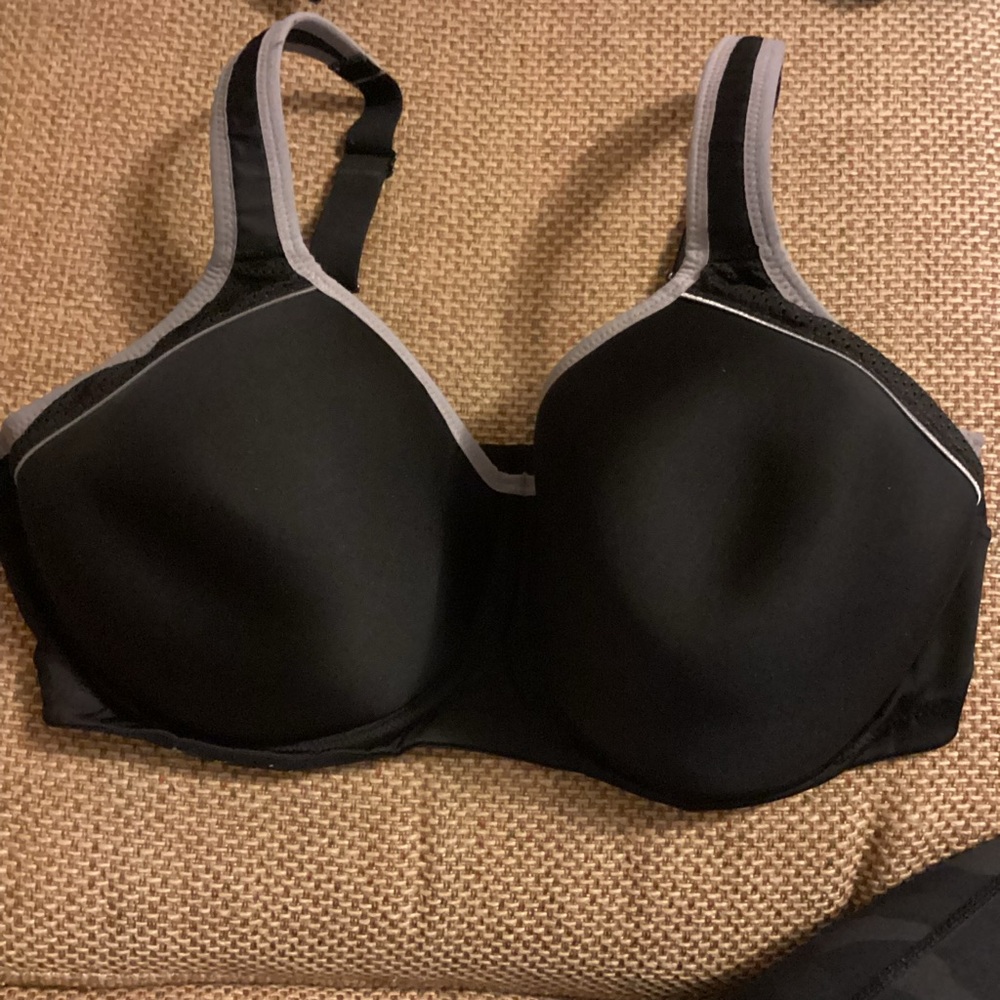 Wacoal Black and Gray Full Coverage Bras with Underwire Support